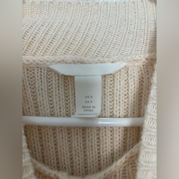 H&M Chunky Style Sweater - Picture 6 of 6